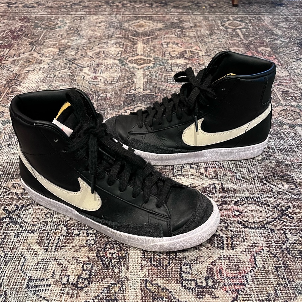 Nike Blazers Women Size 8